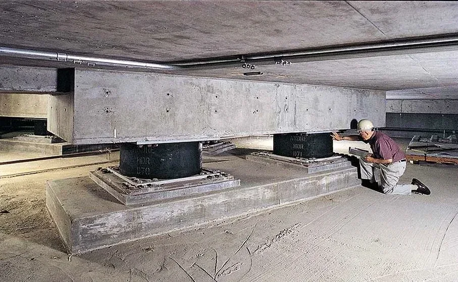 Diseño de Aislación Sísmica de Base en Copiapó según NCh433